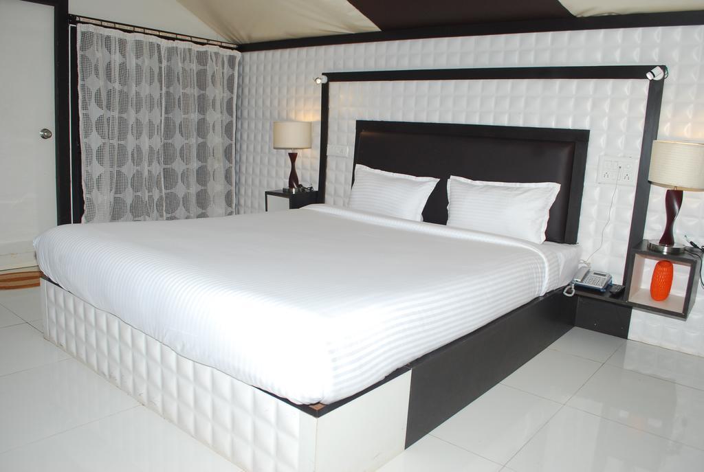 Whispering Woods Resort Lonavala Room photo